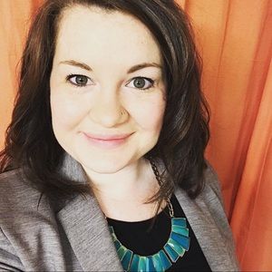 Meet your Posher, Eelizabeth